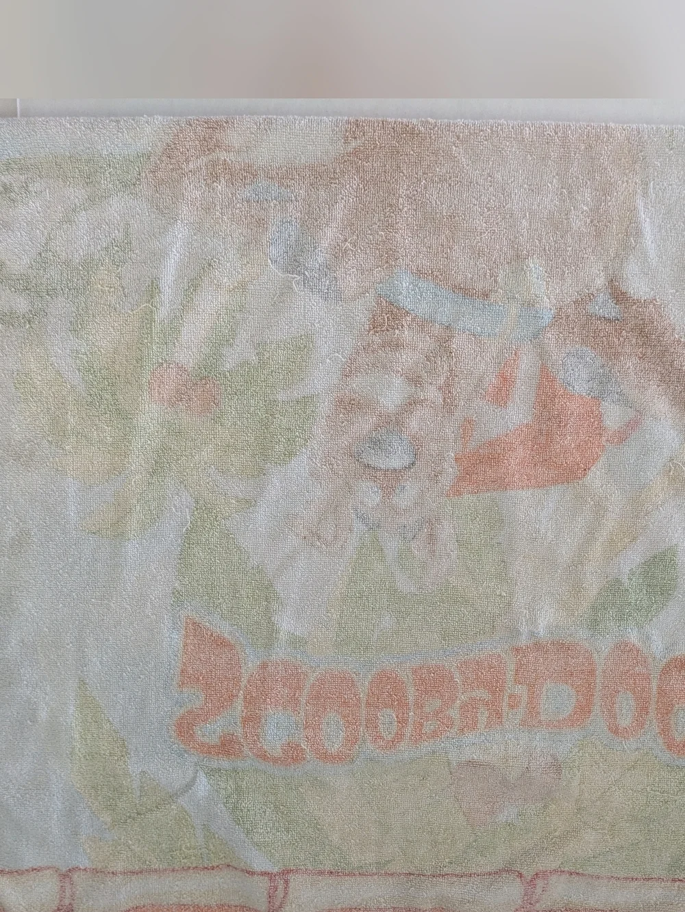 Scooby Doo Towel Vintage 54x28 Beach Scene Surfing